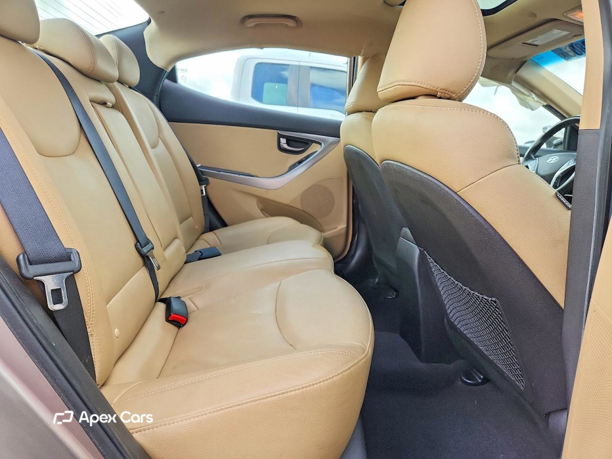 Hyundai Elantra 2012