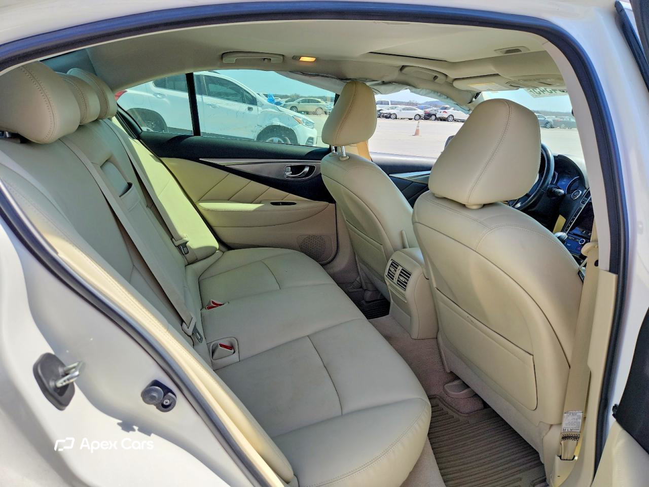 Infiniti Q50 2015