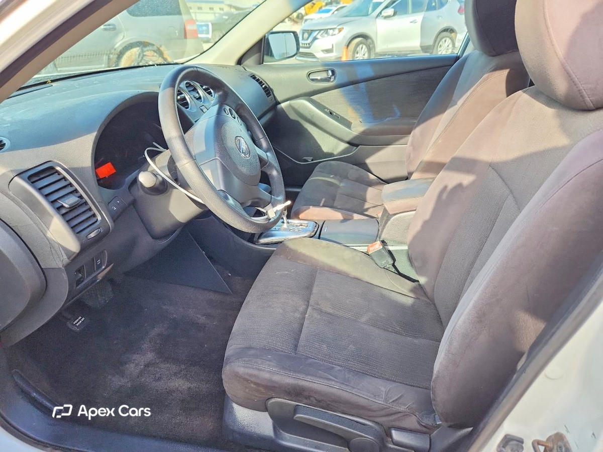 Nissan Altima 2010