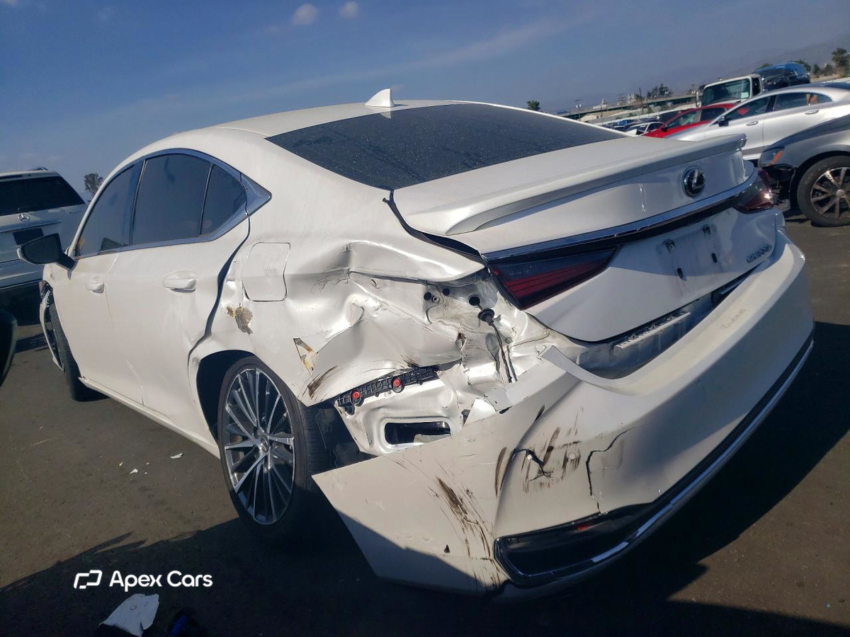Lexus ES 2024