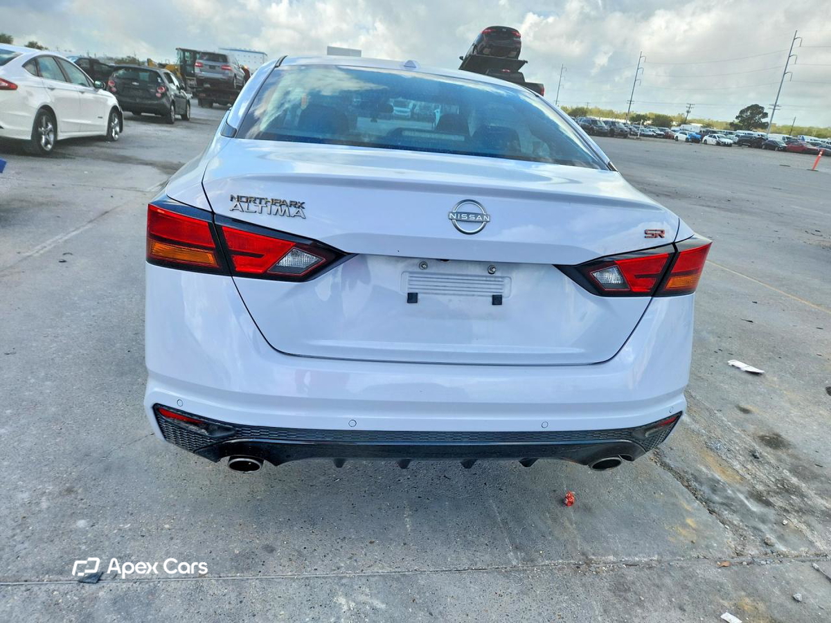 Nissan Altima 2024