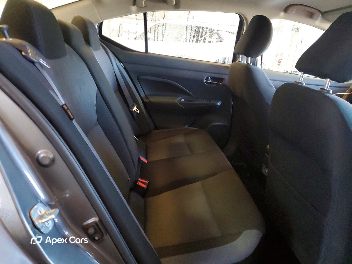 Nissan Versa 2025
