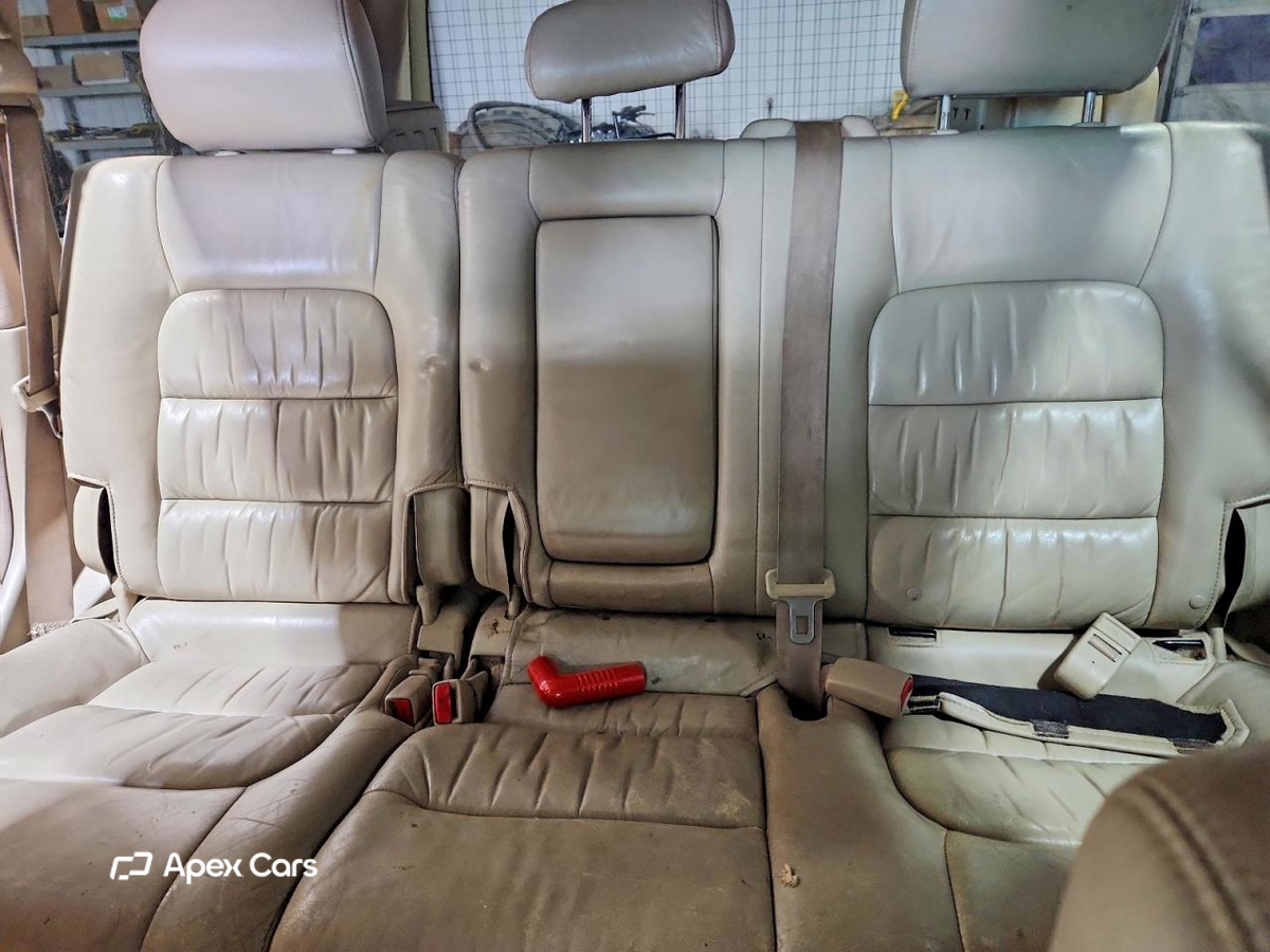 Lexus LX 2005