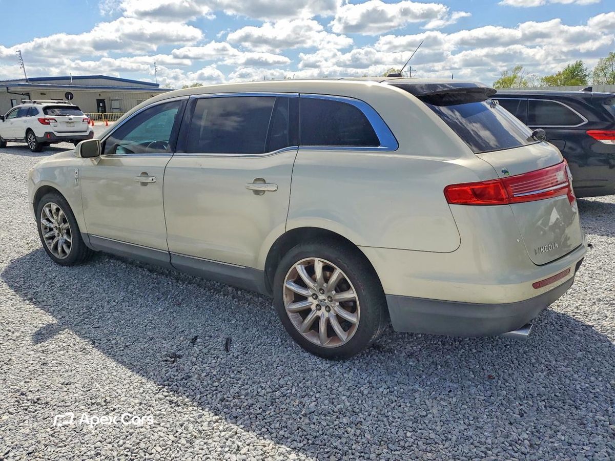 Lincoln MKT 2010