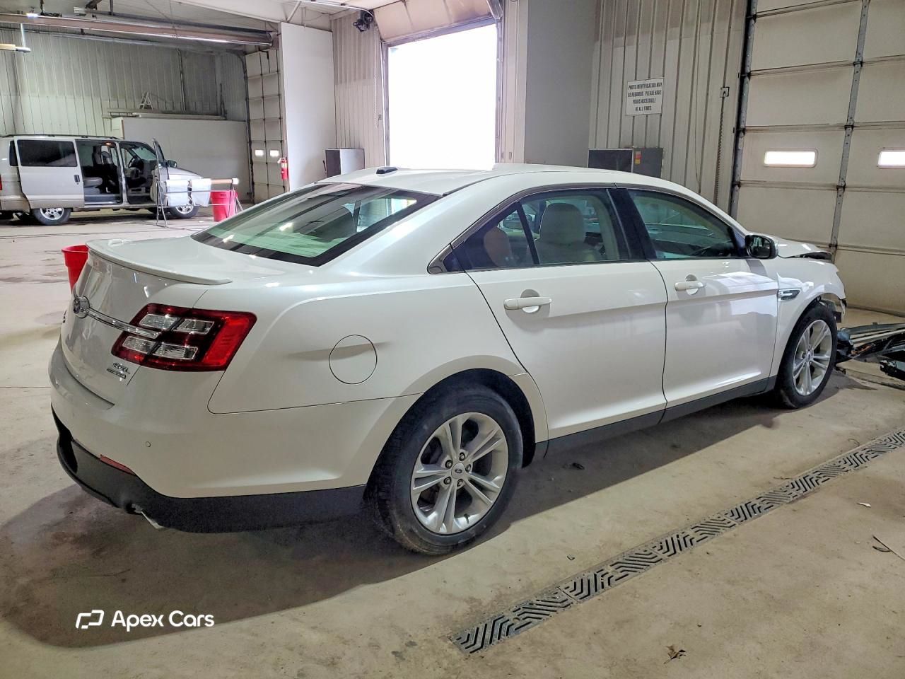 Ford Taurus 2016