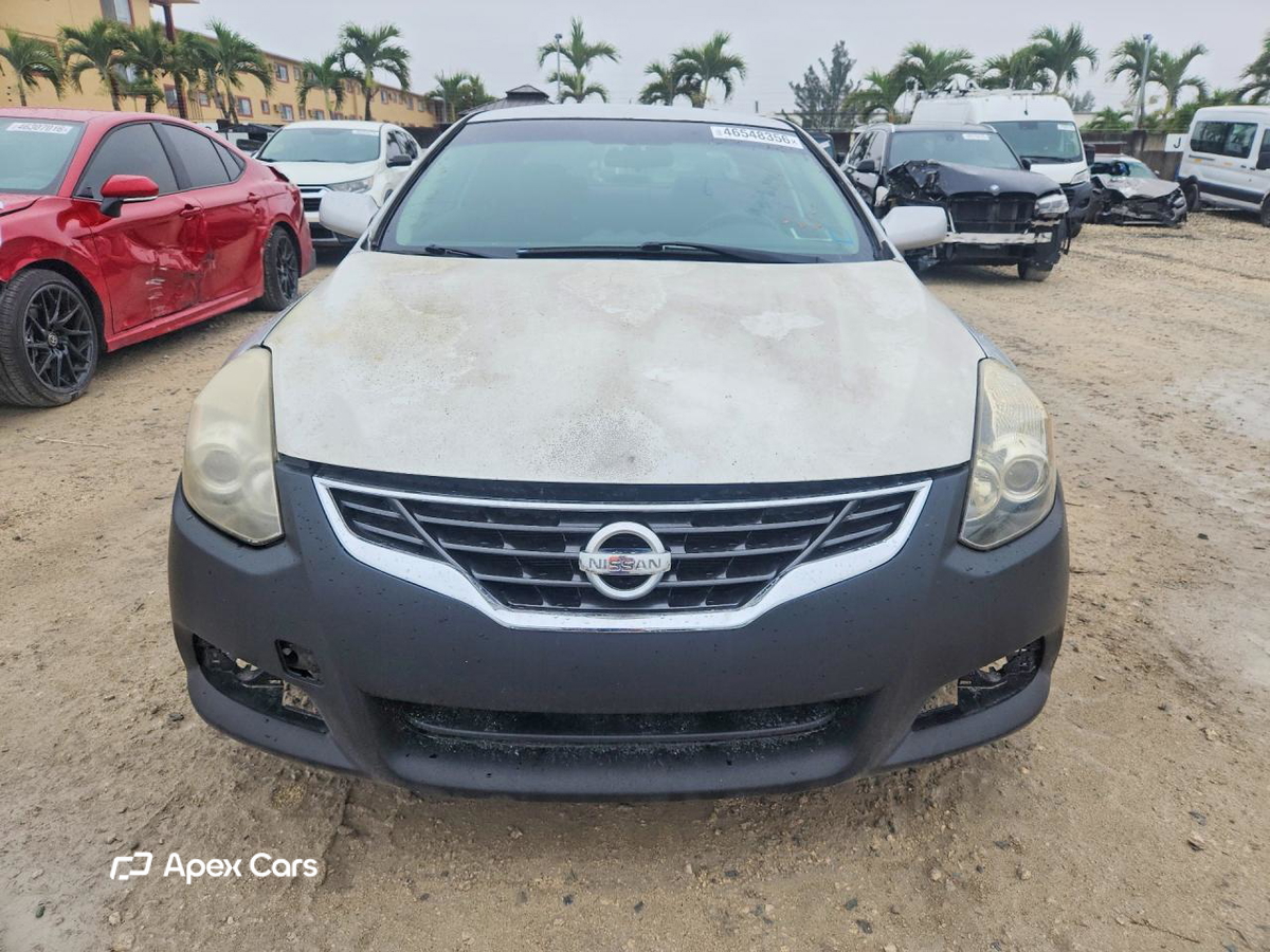 Nissan Altima 2010