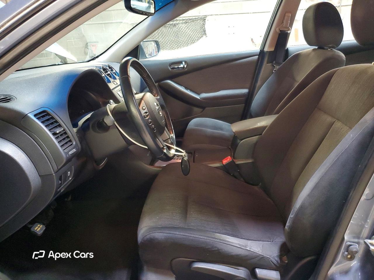 Nissan Altima 2012
