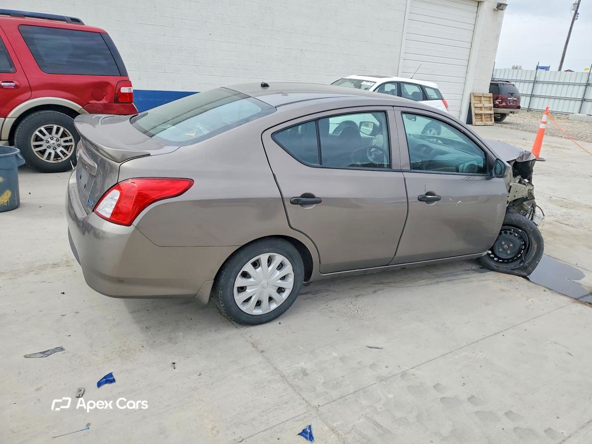 Nissan Versa 2016