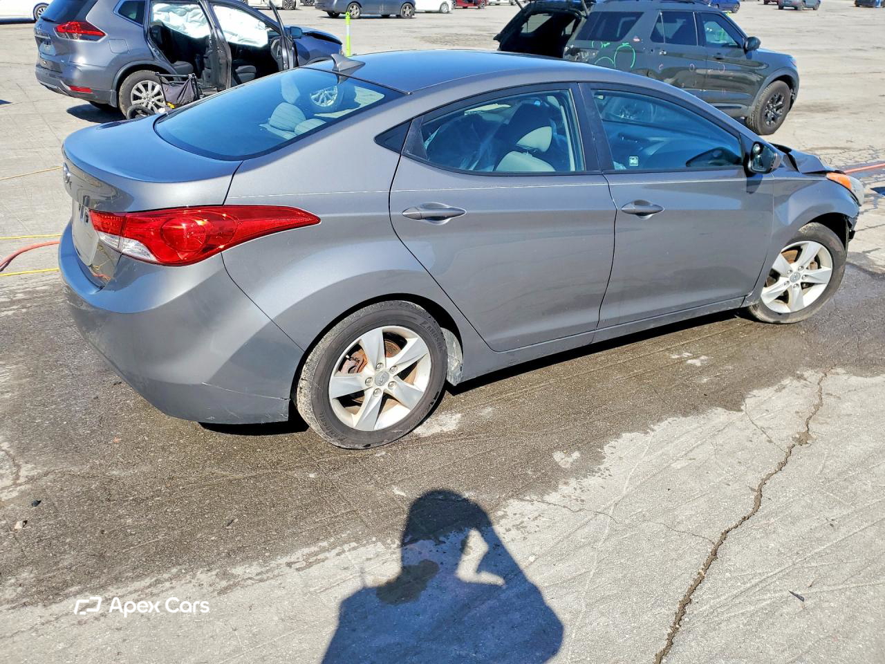 Hyundai Elantra 2013