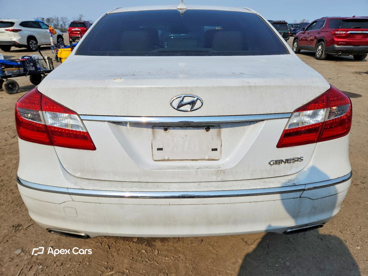 Hyundai Genesis 2013