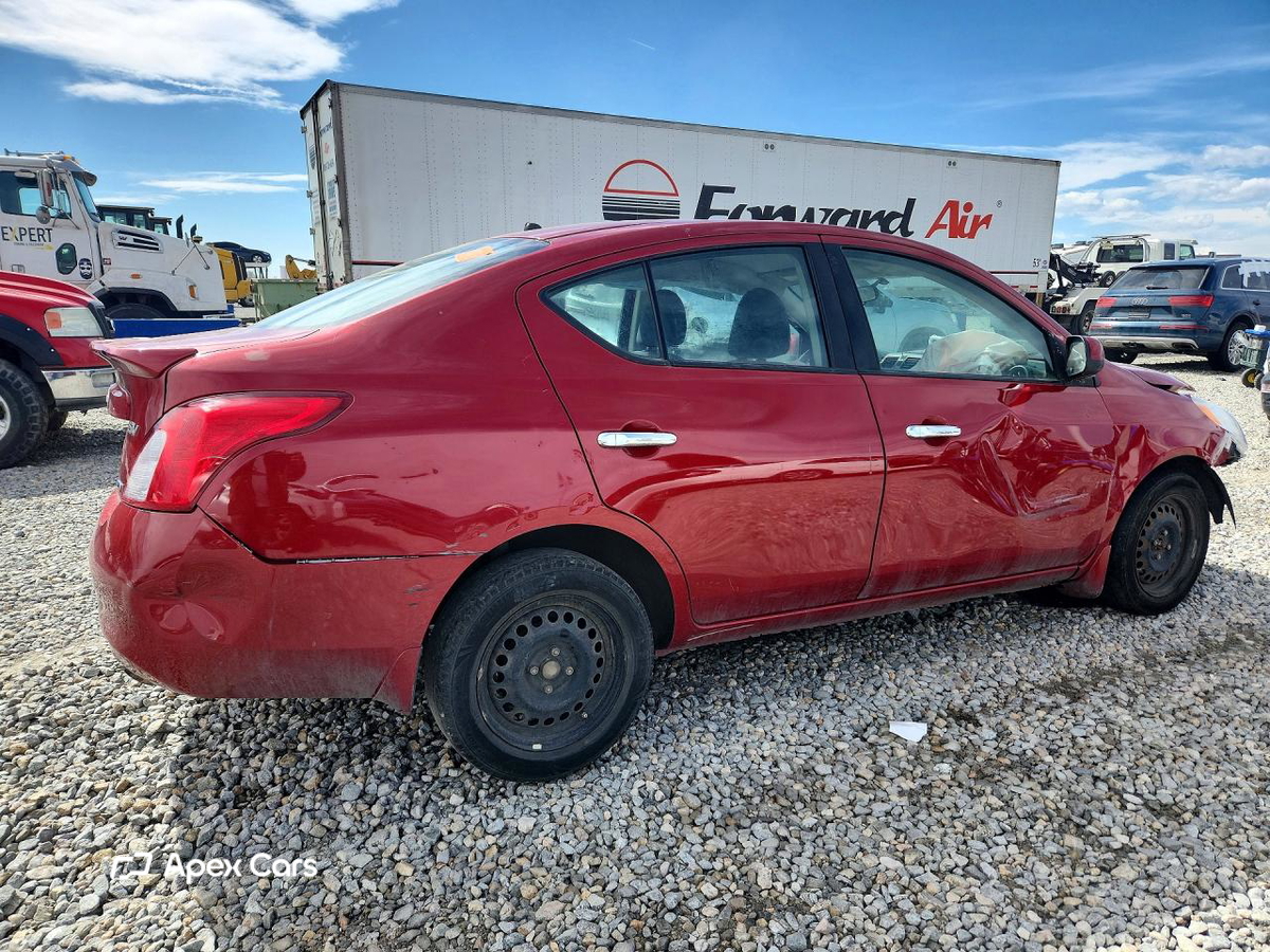 Nissan Versa 2012