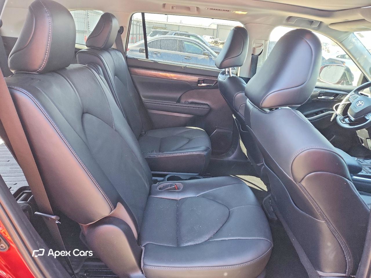 Toyota Highlander 2021