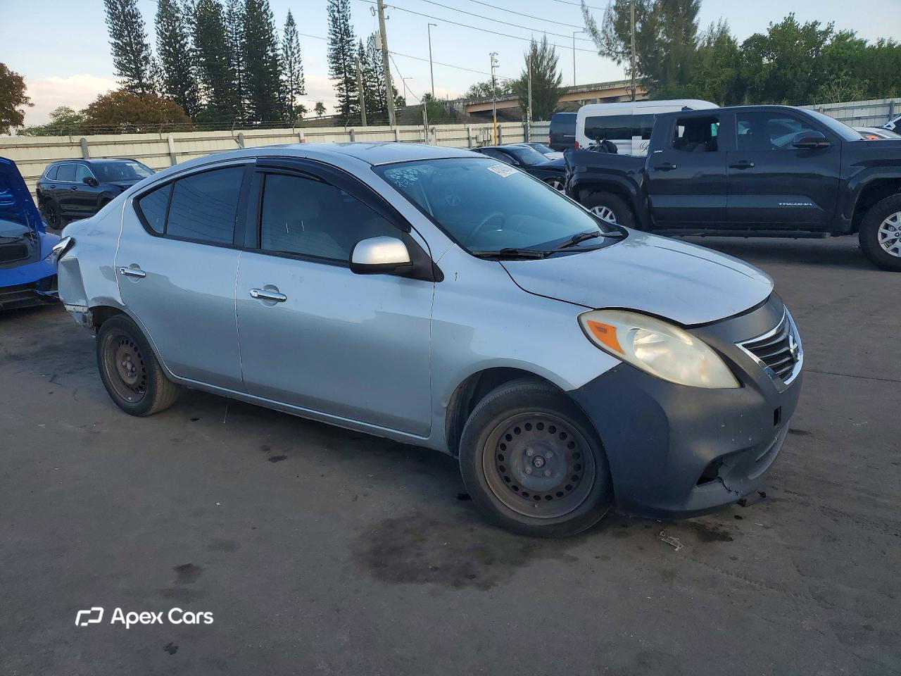 Nissan Versa 2012