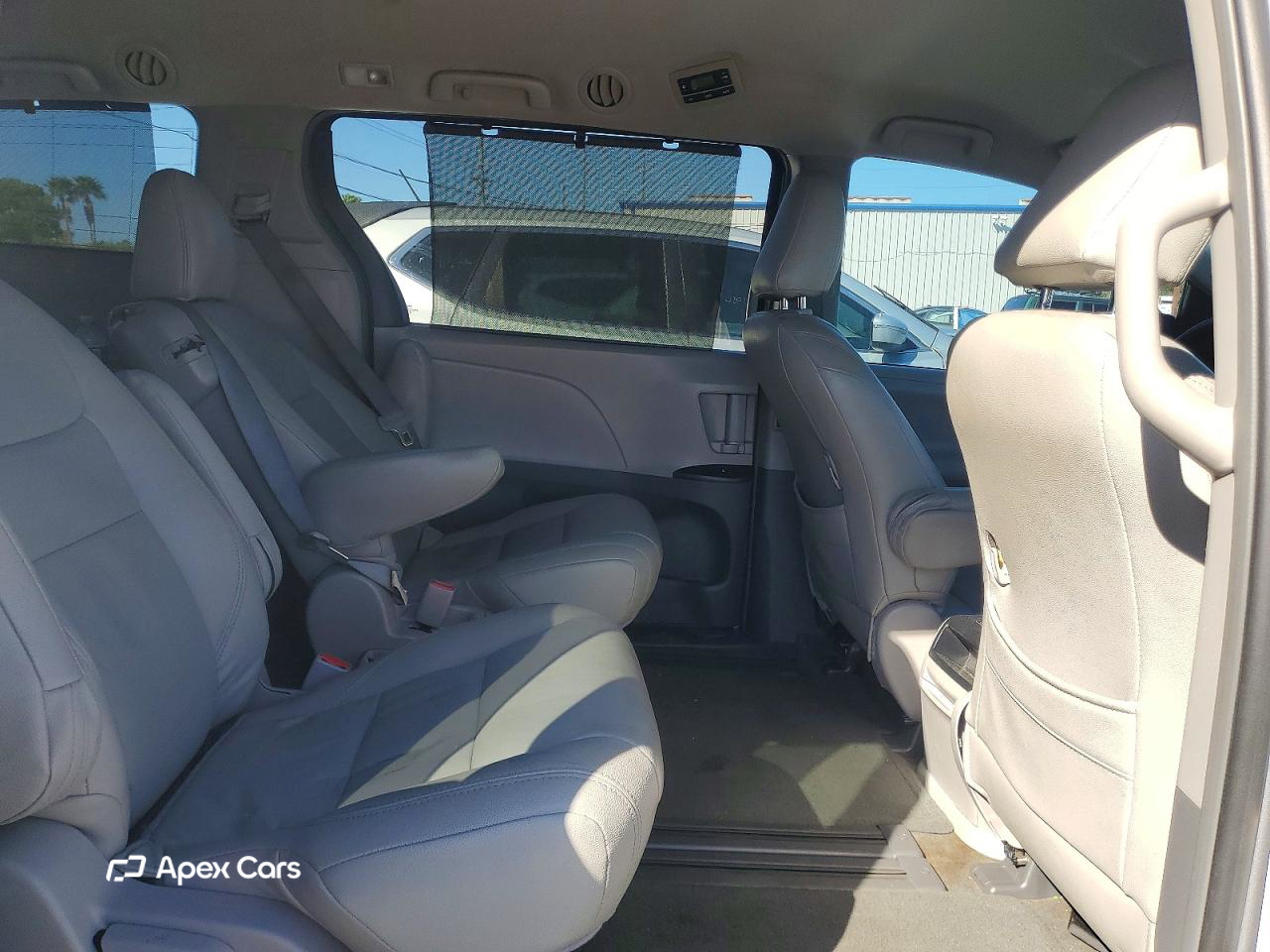 Toyota Sienna 2016