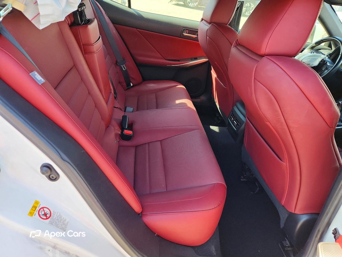 Lexus IS 2018