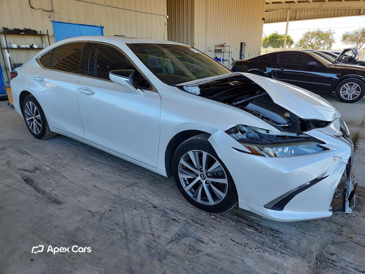 Lexus ES 2020