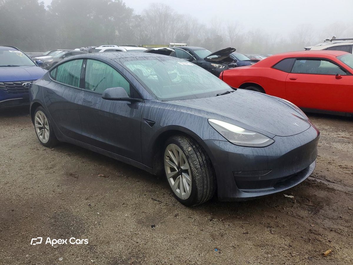Tesla Model 3 2022