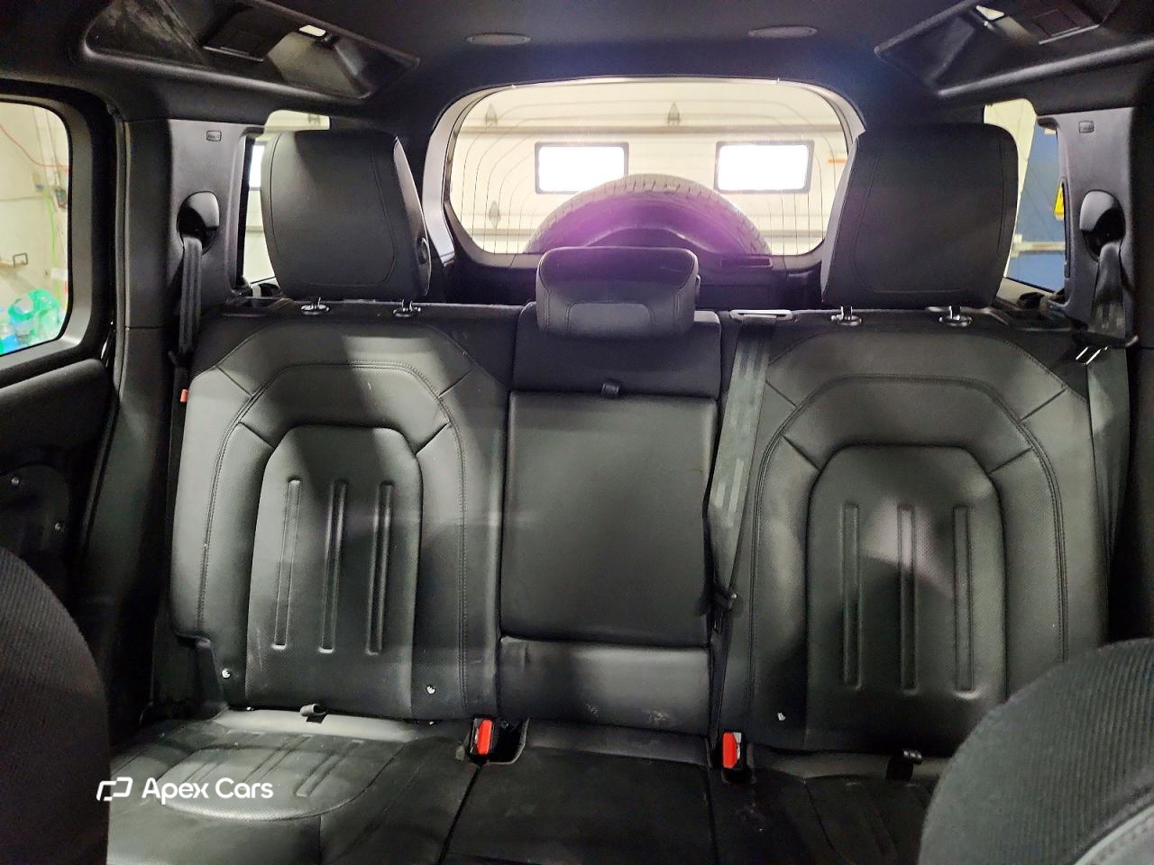 Land Rover Defender 2020