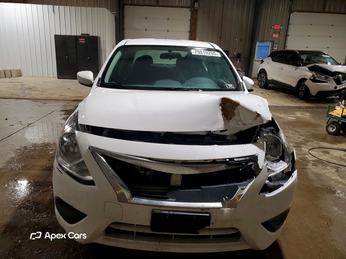 Nissan Versa 2016