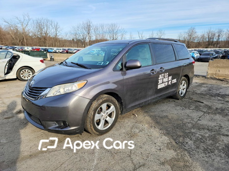 Toyota Sienna 2012 - Image 1 of 14