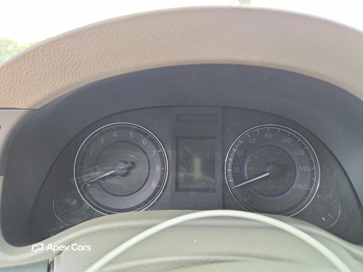 Infiniti G 2011