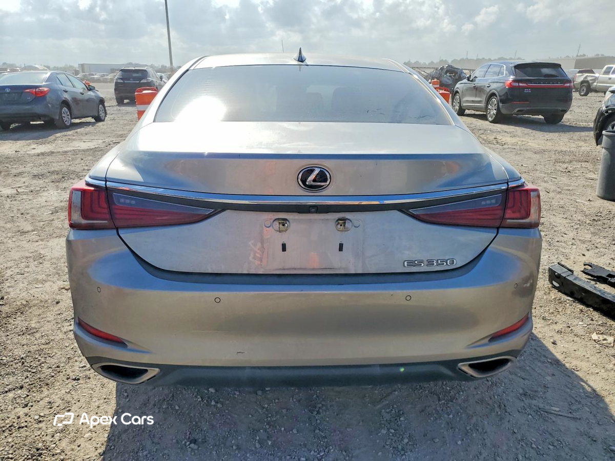 Lexus ES 2020