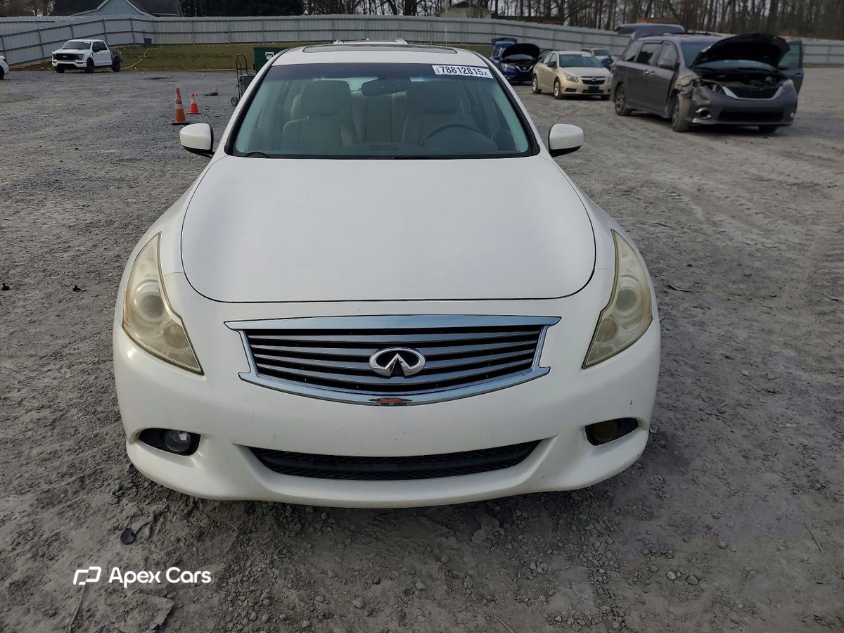 Infiniti  2012