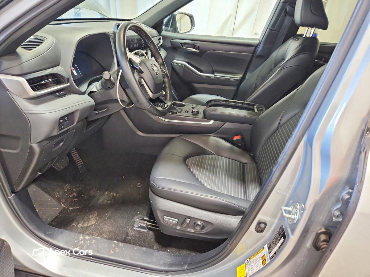 Toyota Highlander 2025