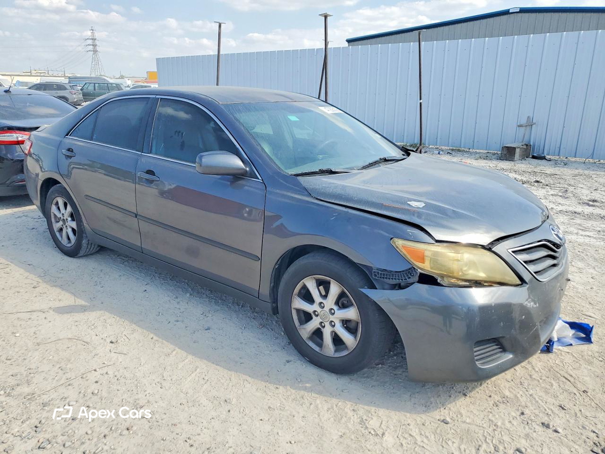 Toyota Camry 2011