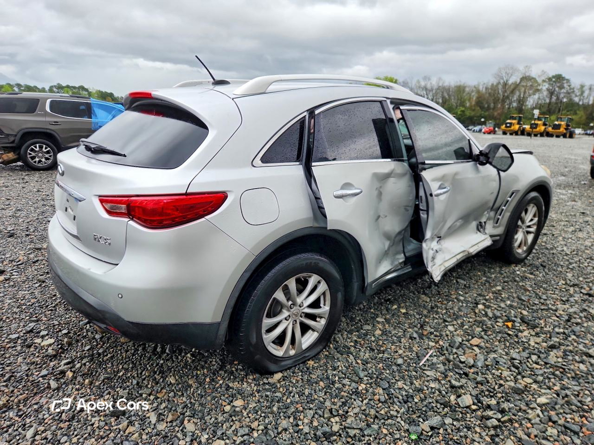 Infiniti FX 2011