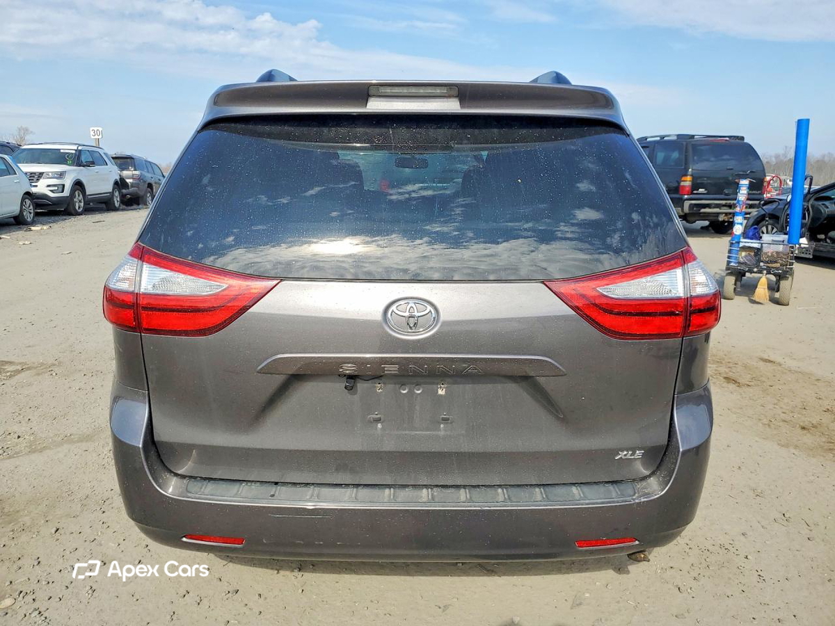 Toyota Sienna 2015