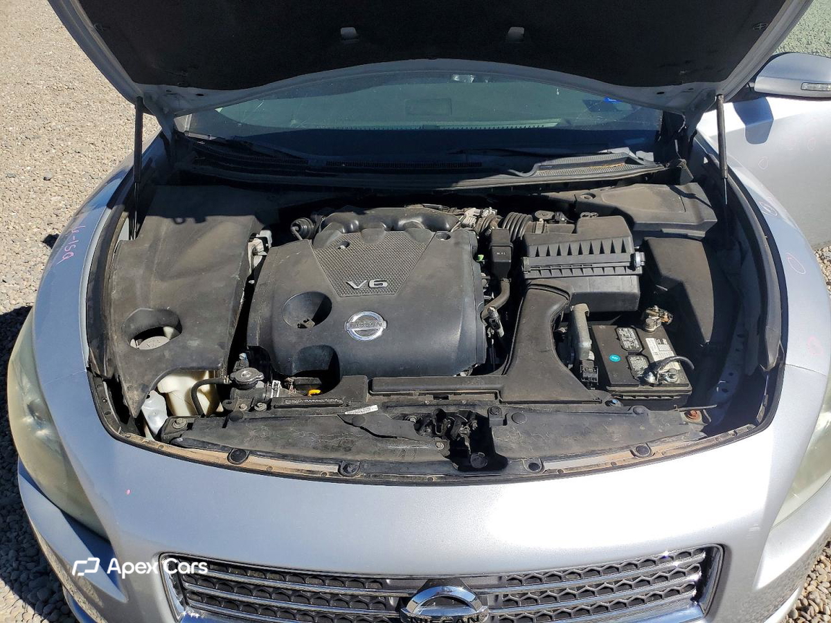 Nissan Maxima 2011