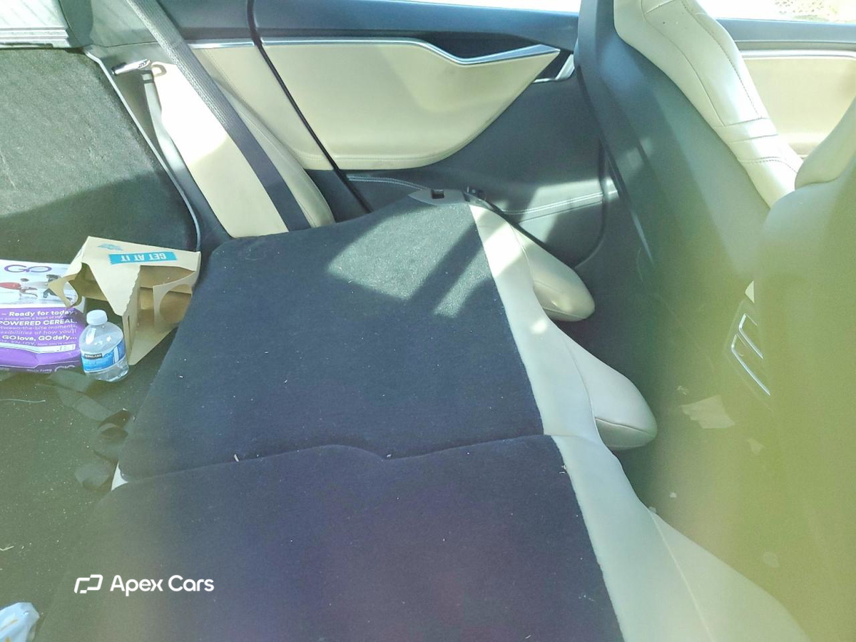 Tesla Model S 2014