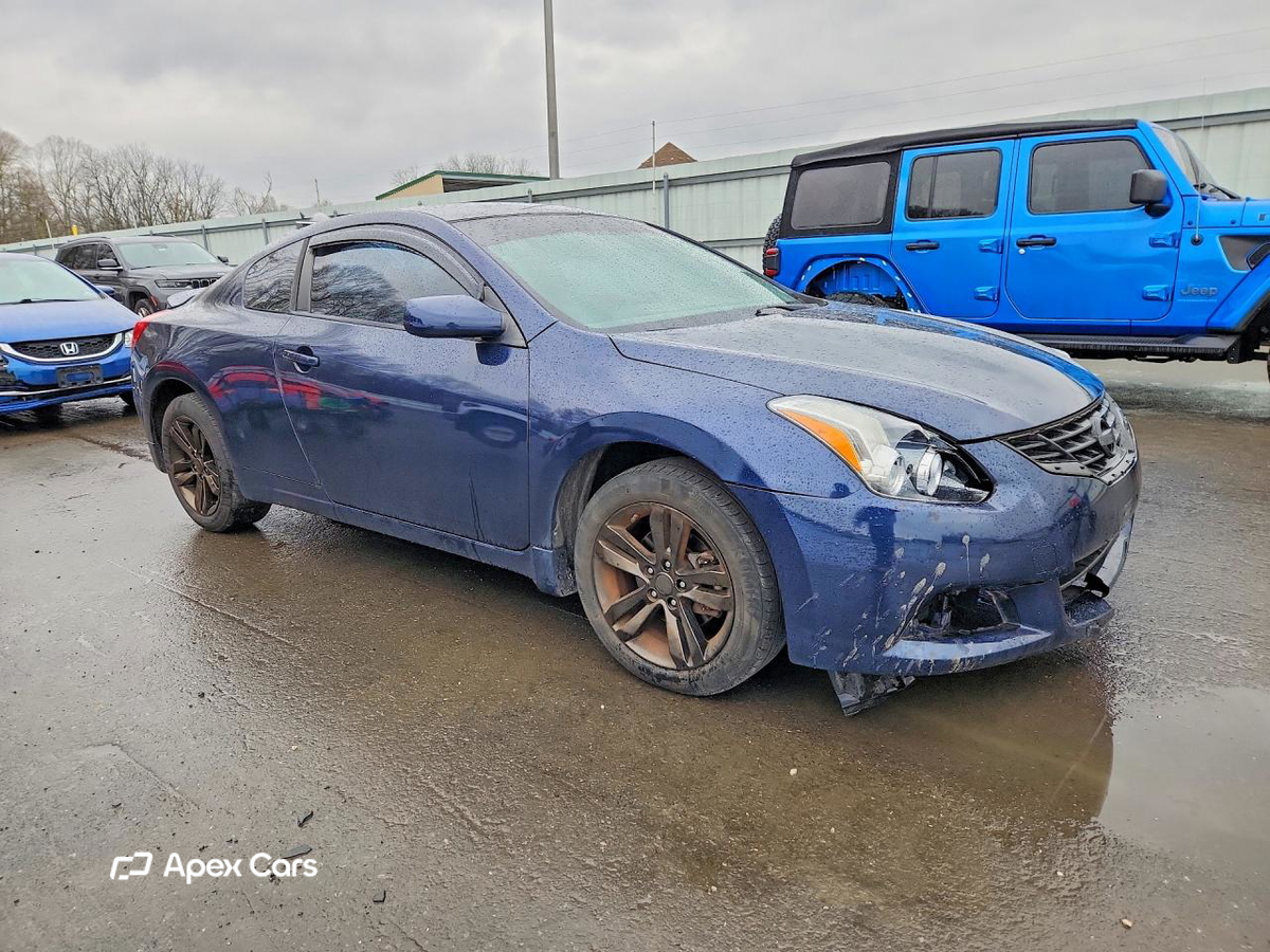 Nissan Altima 2010