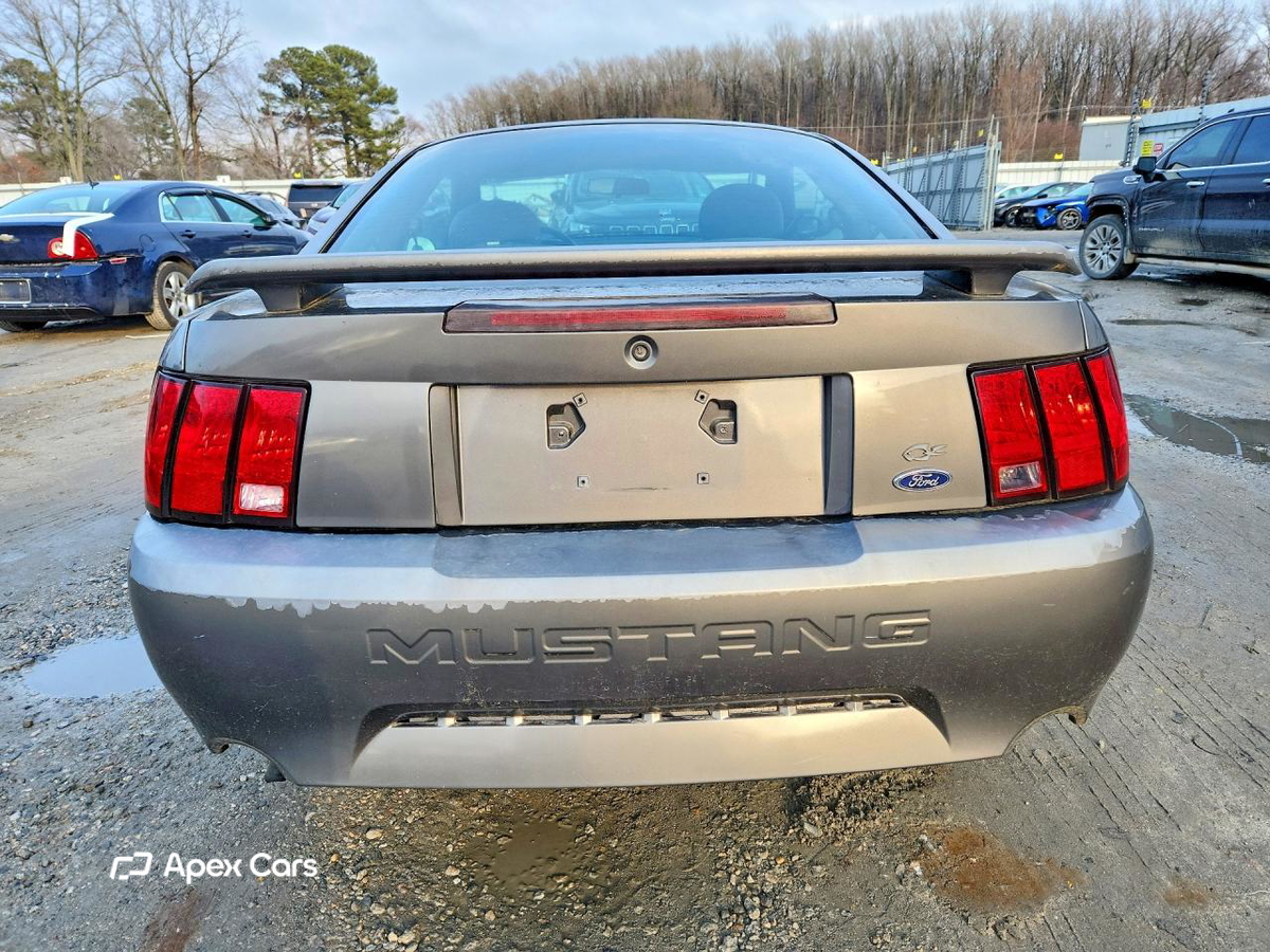 Ford Mustang 2004