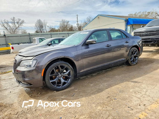 Chrysler 300 2022 - Image 1 of 13