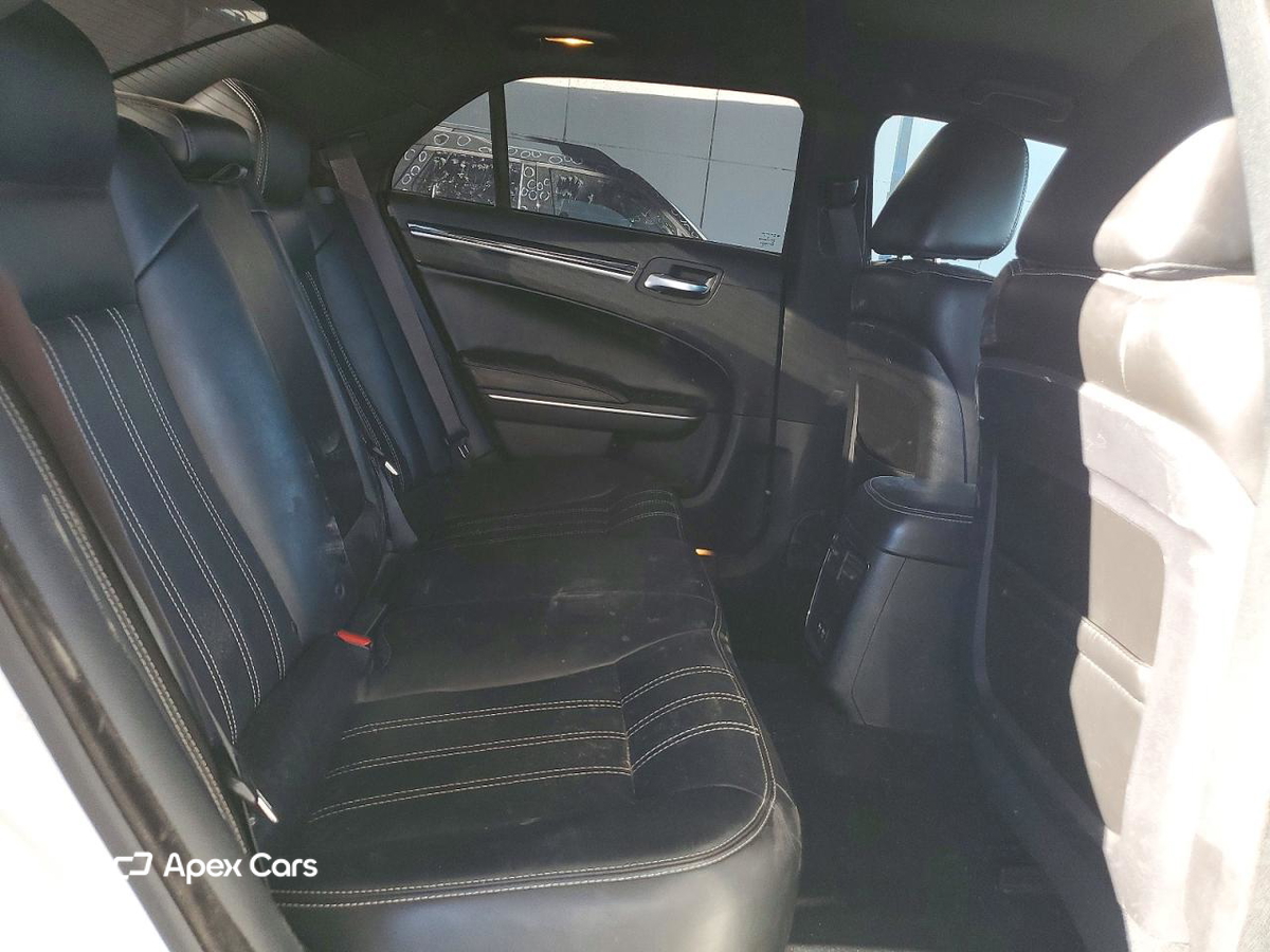 Chrysler 300 2021