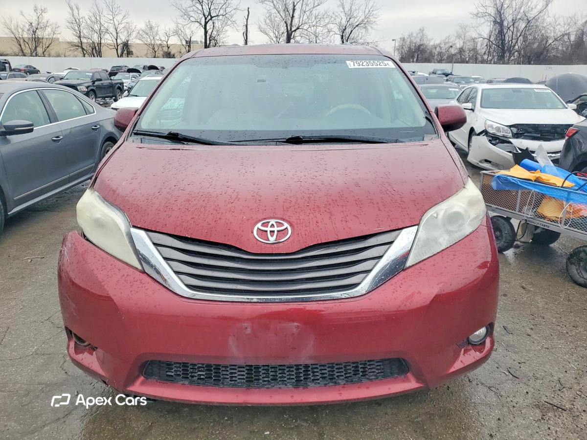 Toyota Sienna 2012