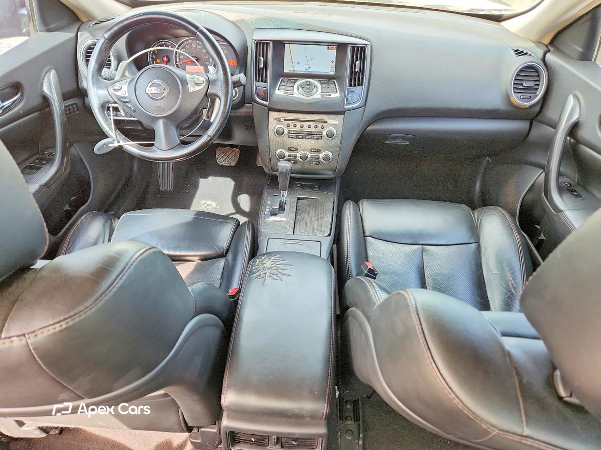 Nissan Maxima 2010