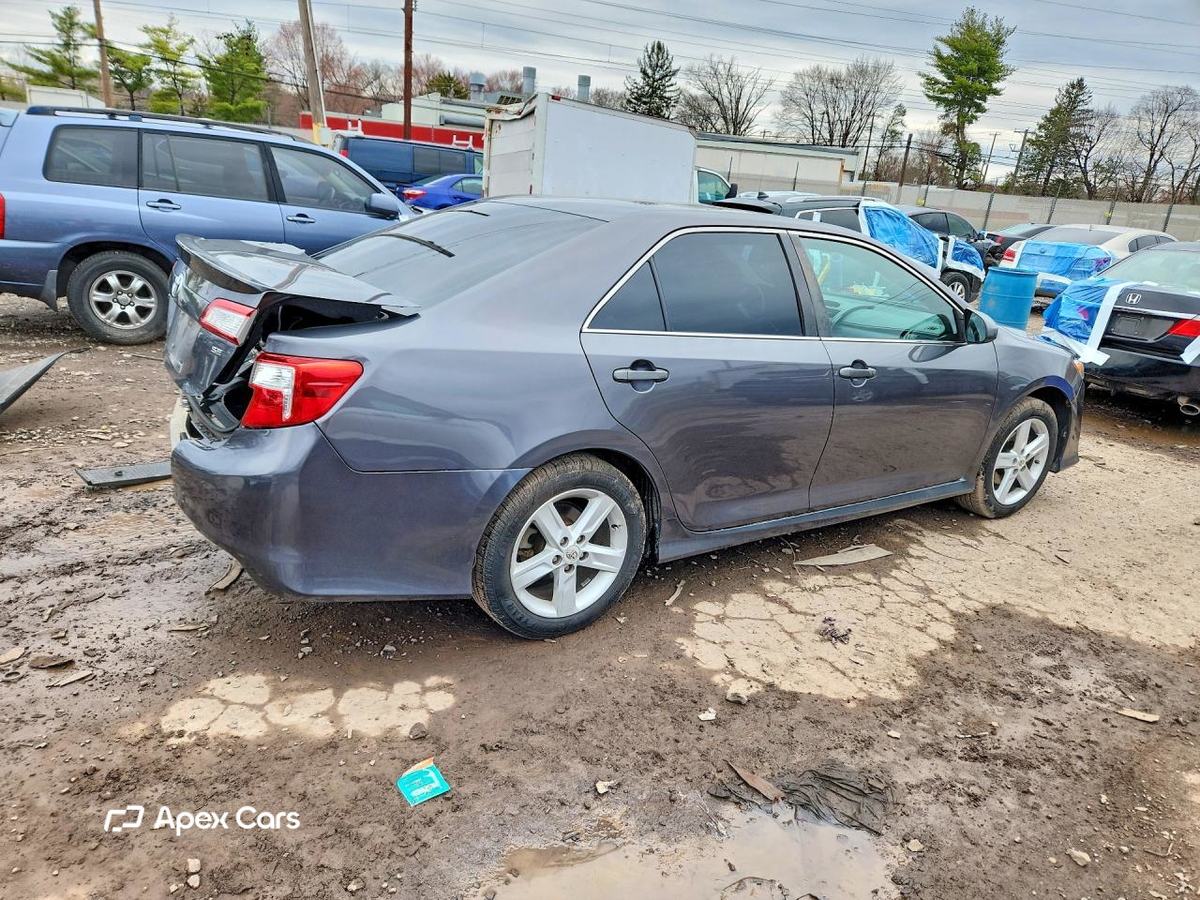 Toyota Camry 2012