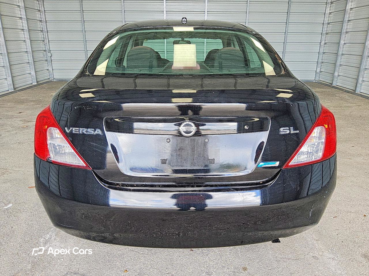 Nissan Versa 2012