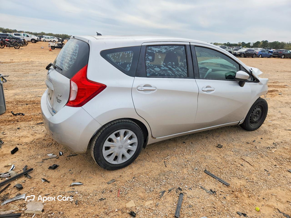 Nissan Versa 2015
