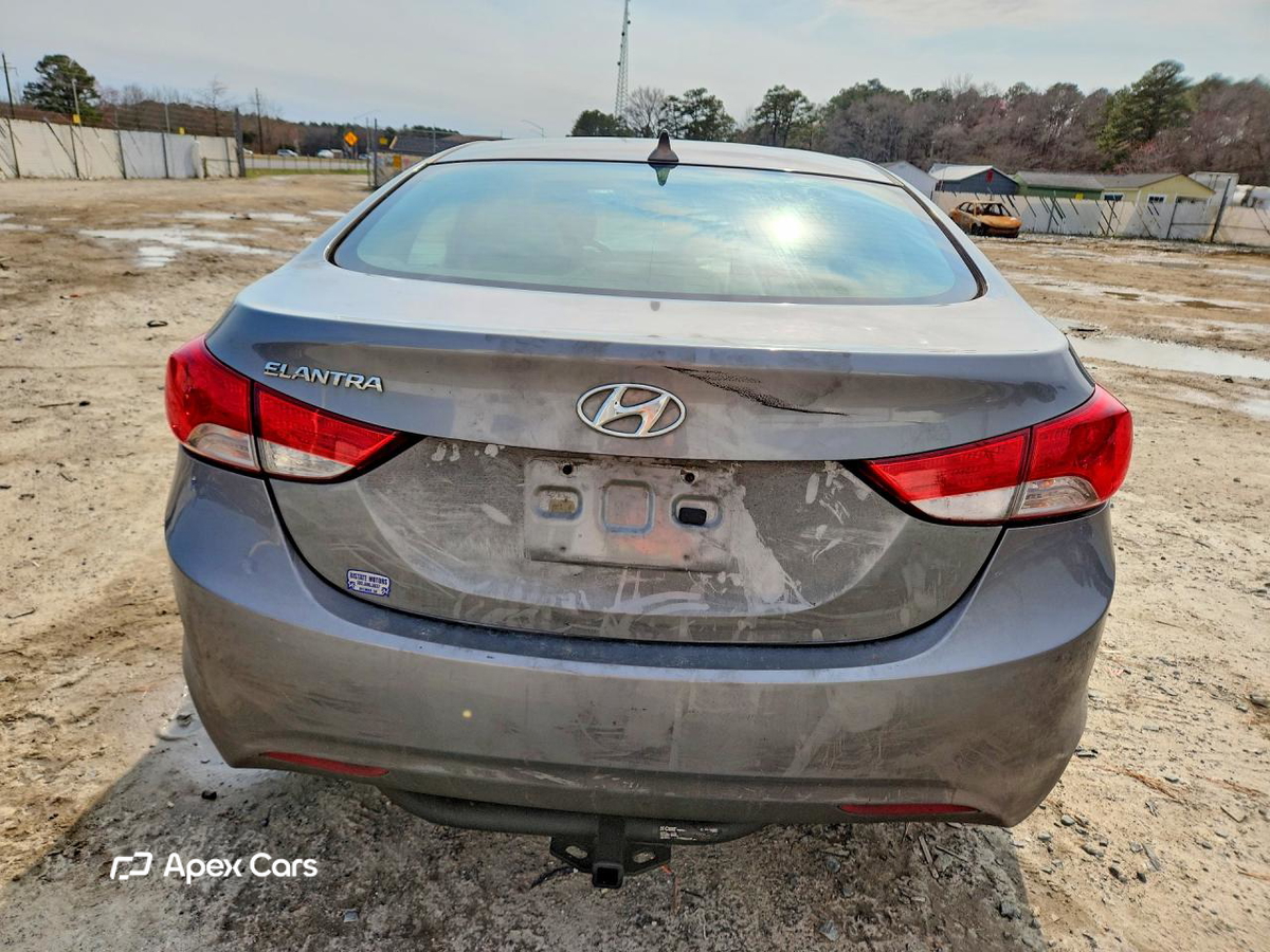 Hyundai Elantra 2013