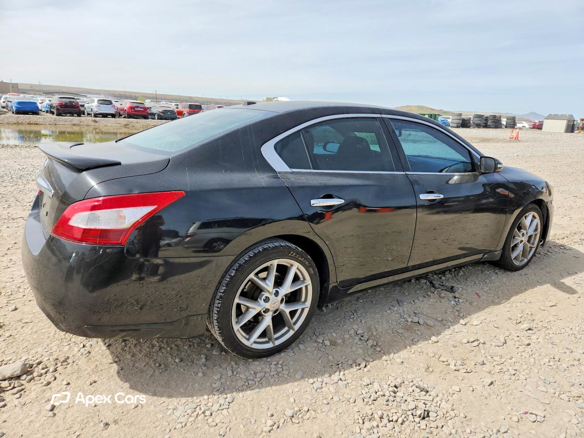 Nissan Maxima 2010