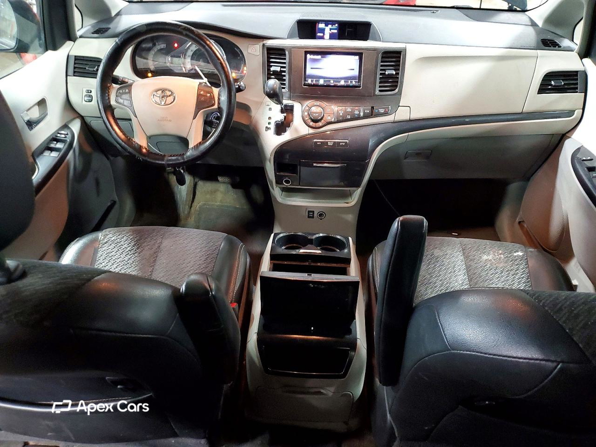 Toyota Sienna 2012