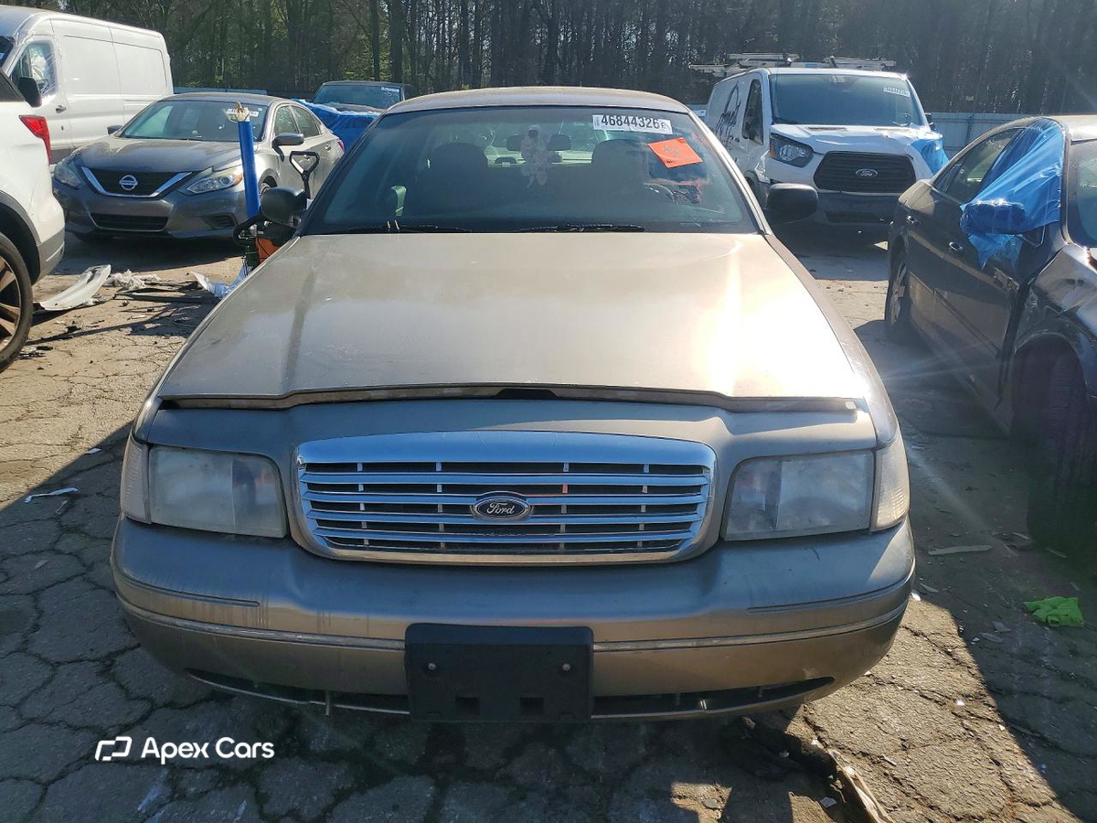 Ford Crown Victoria 2003
