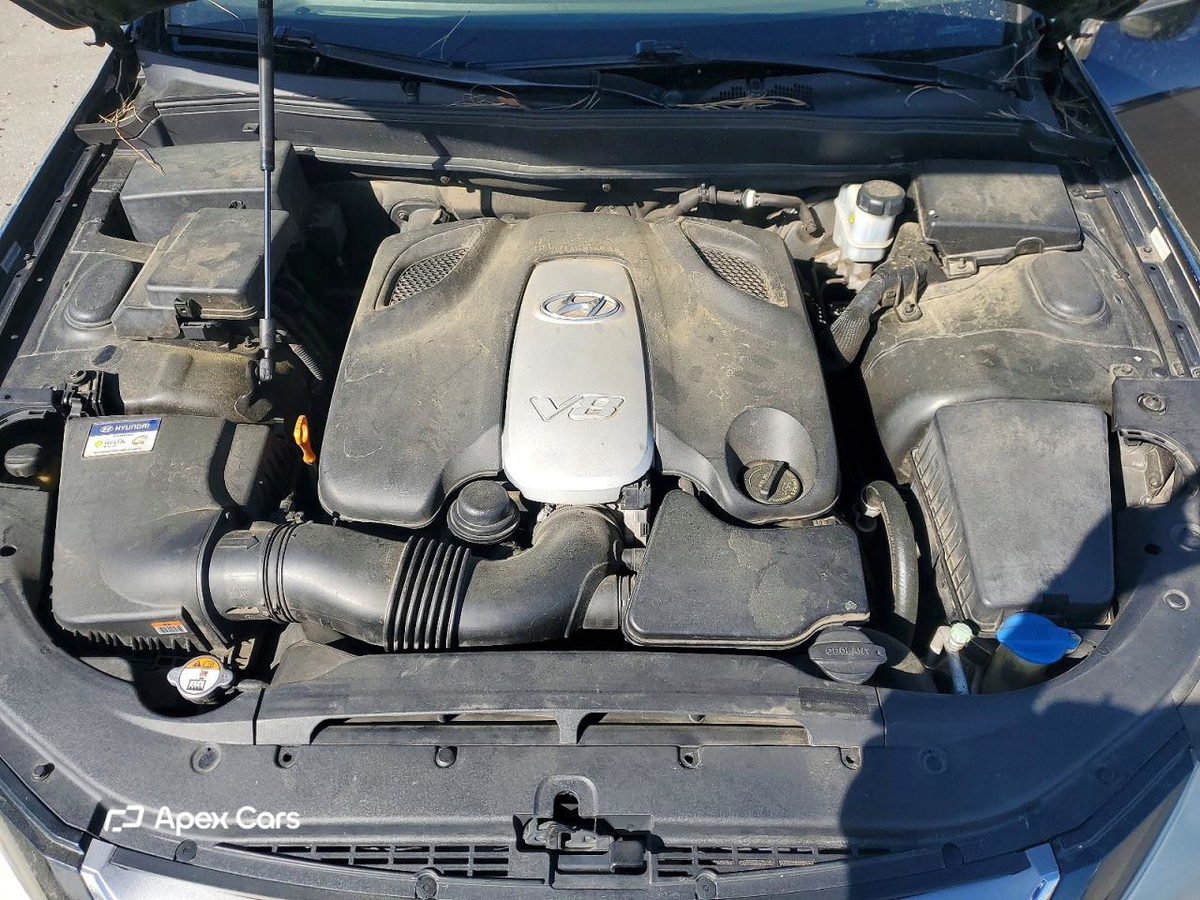 Hyundai Genesis 2012