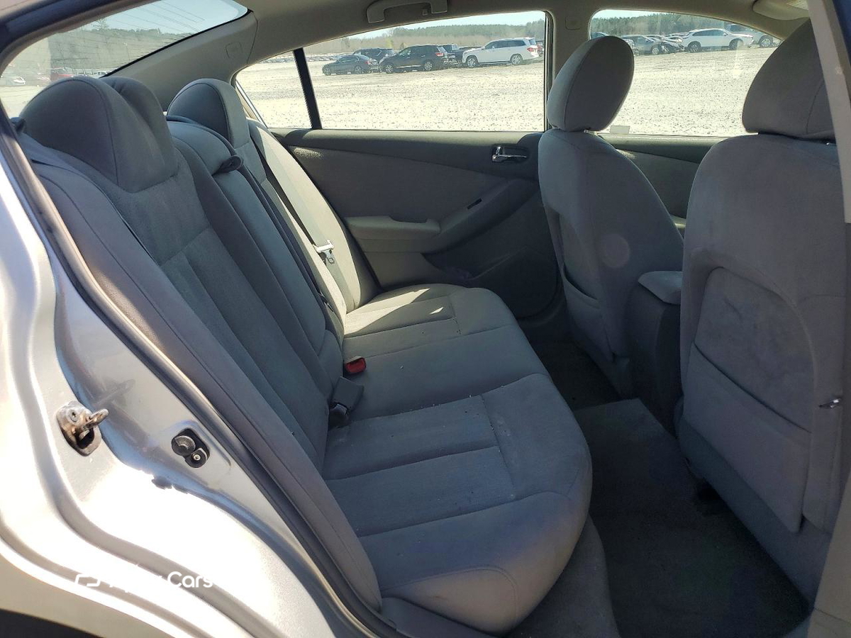 Nissan Altima 2010