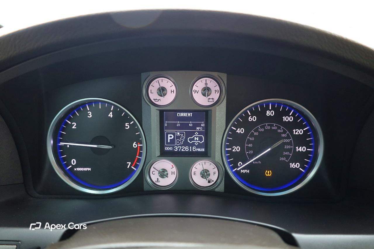 Lexus LX 2010