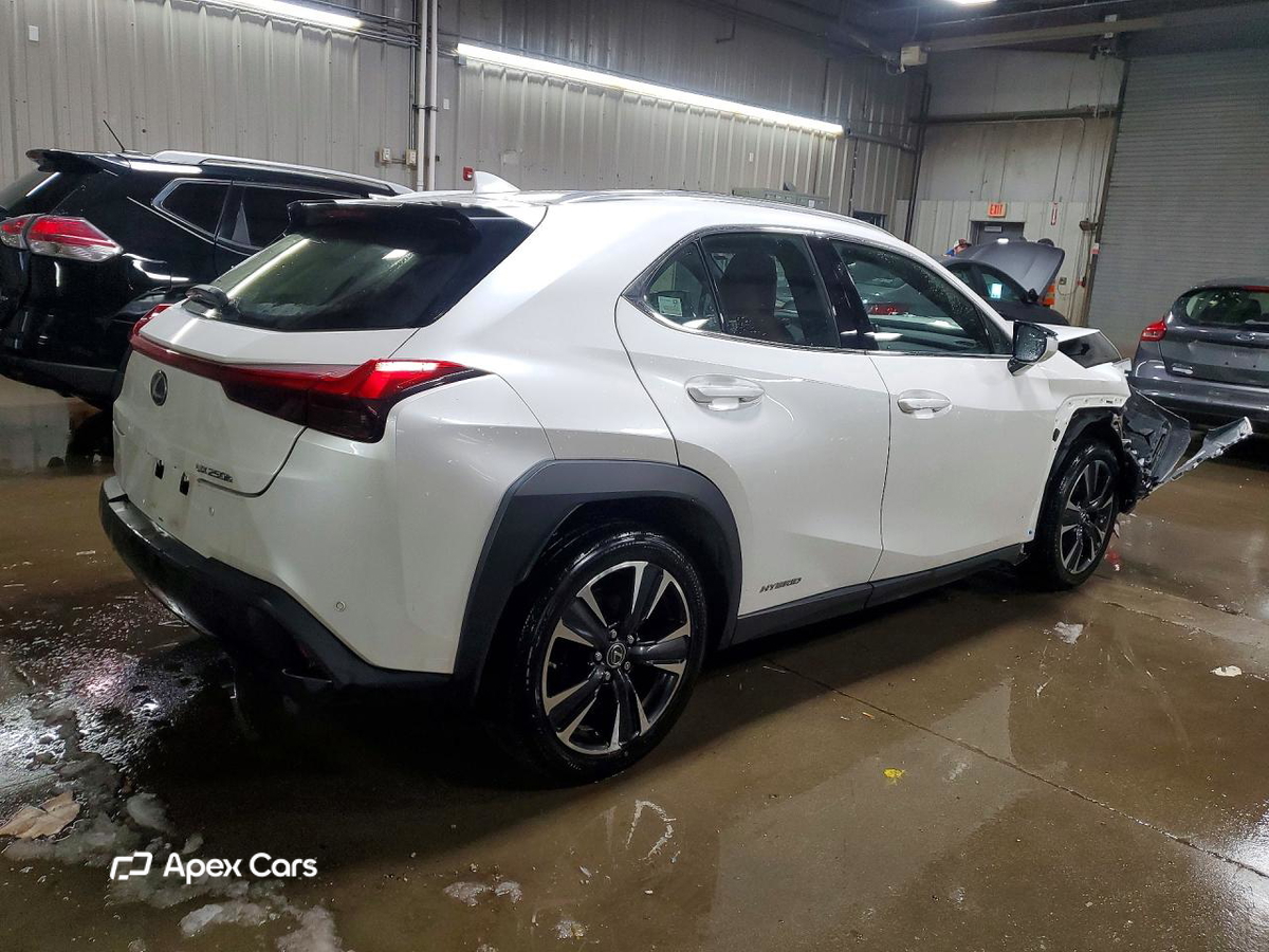 Lexus UX 2021
